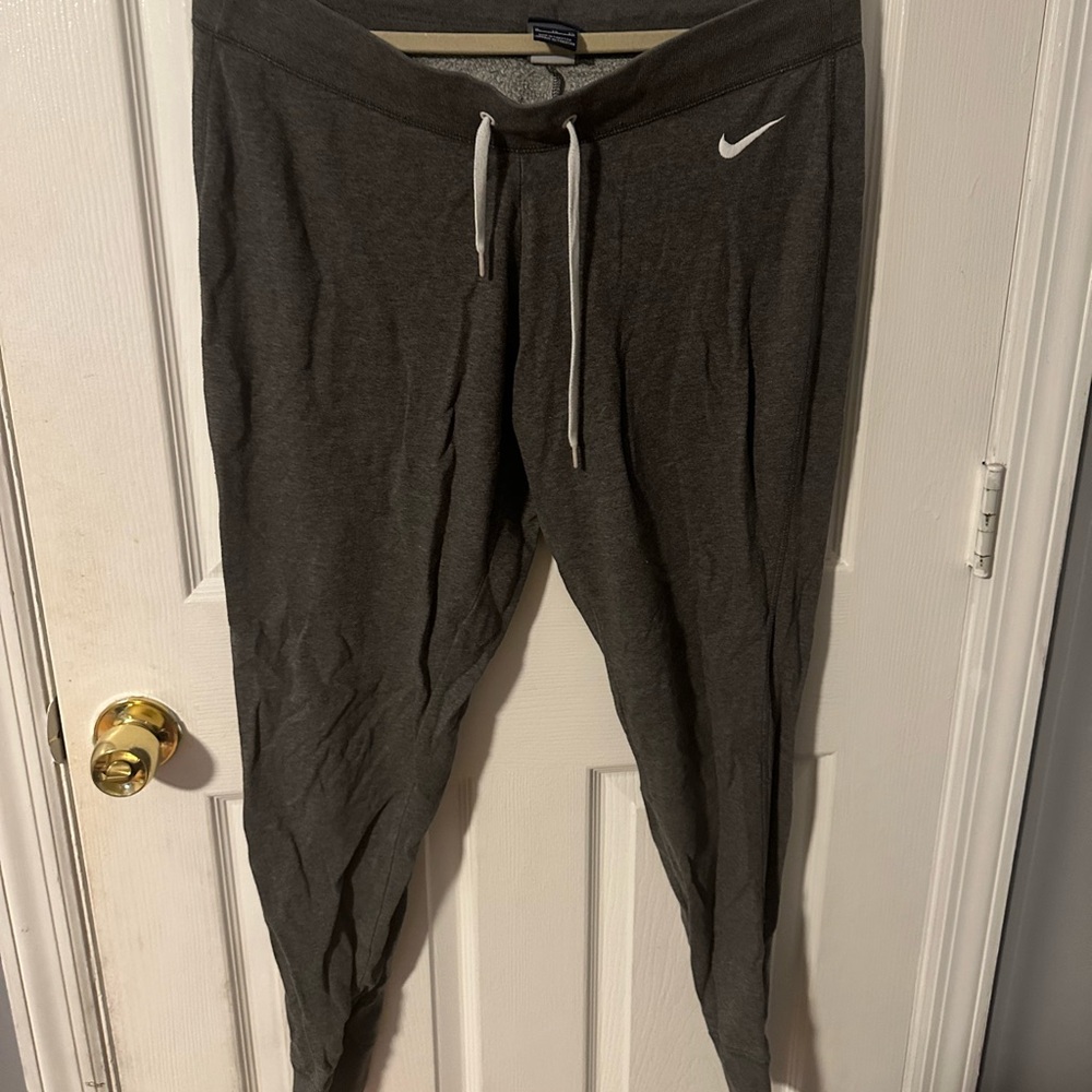 gray Nike jogger sweatpants size XL